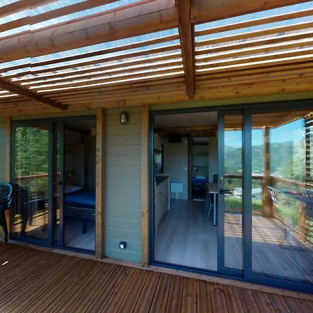 Cosy De 6 Personnes Avec Terrasse à - Api-1-52-1255 Vic-sur-Cère