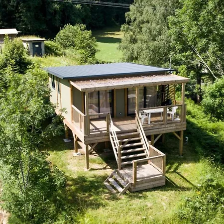 Cosy De 6 Personnes Avec Terrasse à - Api-1-52-1255 Camping Vic-sur-Cère
