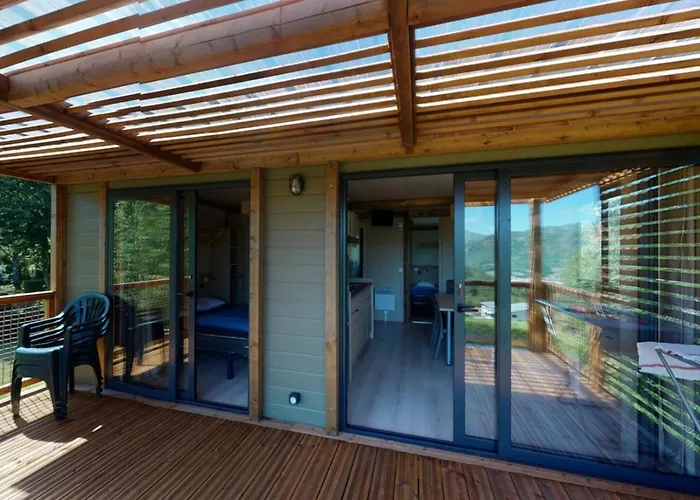 Cosy De 6 Personnes Avec Terrasse à - Api-1-52-1255 Vic-sur-Cère